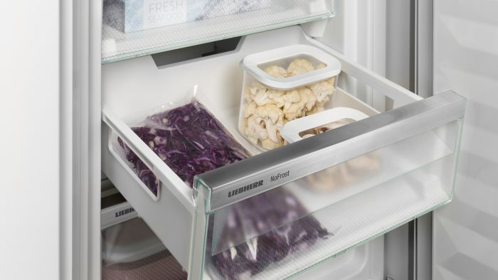 Холодильник Liebherr вбудований з нижн. мороз., 177x54.1х54.5, холод.відд.-182л, мороз.відд.-69л, 2дв., A+, ST, диспл внутр., білий