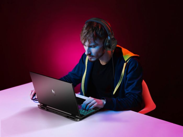 Ноутбук Acer Nitro 16 AN16-42 16" WQXGA IPS, AMD R7-8845HS, 32GB, F1TB, NVD4070-8, Lin, чорний