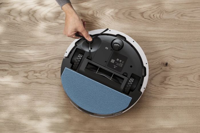 Робот-пилосос Electrolux, h=10см, вологе прибирання, конт пил -0.3л, вода -0.3л, автон. робота до 140хв, Wi-Fi, станція самоочищ., білий