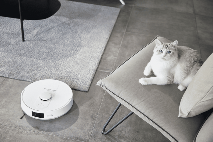 Робот-пилосос Rowenta миючий X-Plorer Serie 140 Total Care, 5000ПаВт, h=9.5см, 0.32л, конт пил -0.35л, вода - вологе прибирання, автон. робота до 120хв, білий