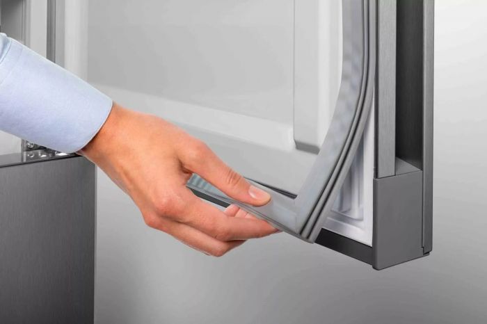 Холодильник Liebherr з нижн. мороз., 201x60x68, холод.від.-255 л, мороз.від.-94л, 2 дв., A++, NF, нерж.