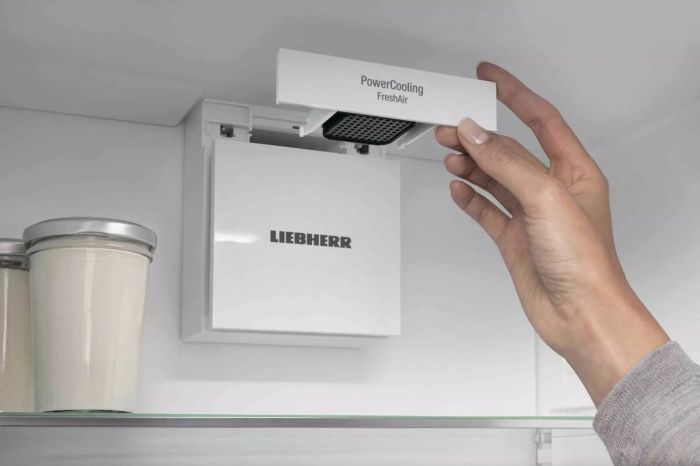 Холодильник Liebherr вбудований з нижн. мороз., 177x54.1х54.5, холод.відд.-182л, мороз.відд.-69л, 2дв., A++, NF, диспл внутр., білий