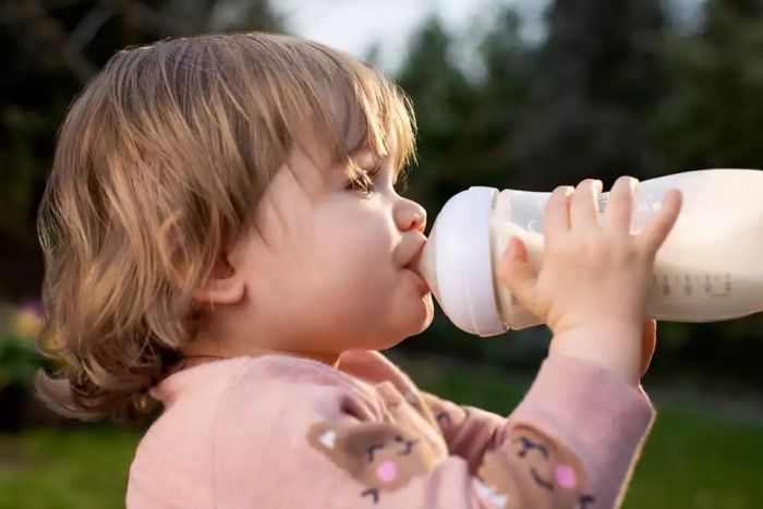 Соска Avent Natural 3міс+, силіконова, Природний потік, середній потік, 2шт