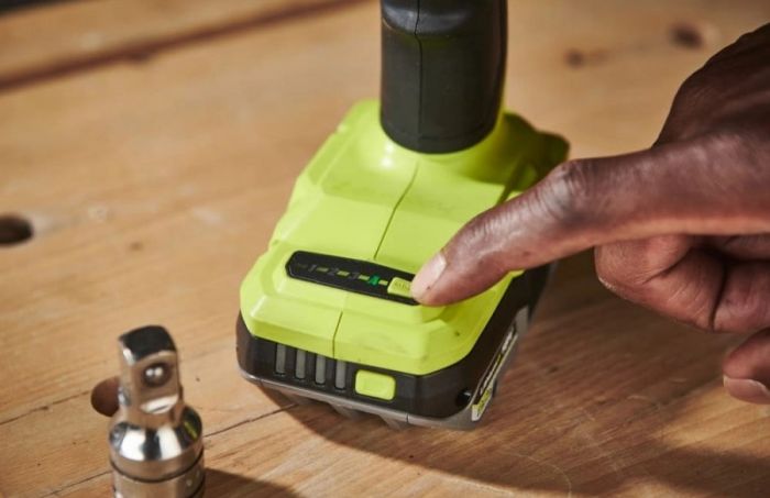 Гайковерт ударний акумуляторний Ryobi ONE+ HP RIW18C-0 18В 2800об·хв 450Нм 1/2" 4 швидкості 1.2кг без АКБ та ЗП