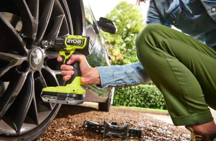 Гайковерт ударний акумуляторний Ryobi ONE+ HP RIW18C-0 18В 2800об·хв 450Нм 1/2" 4 швидкості 1.2кг без АКБ та ЗП