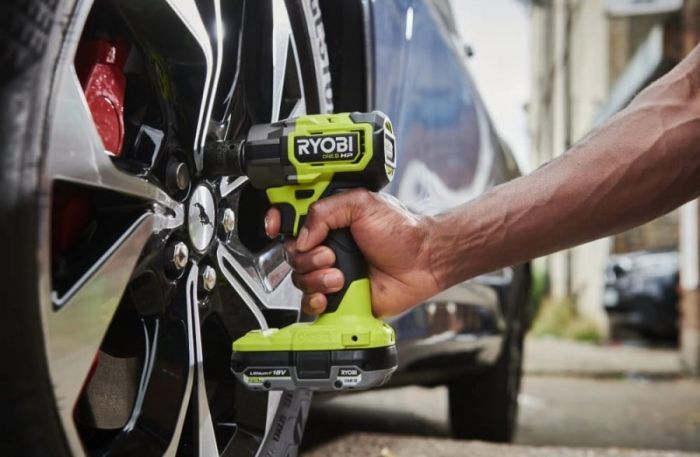 Гайковерт ударний акумуляторний Ryobi ONE+ HP RIW18C-0 18В 2800об·хв 450Нм 1/2" 4 швидкості 1.2кг без АКБ та ЗП