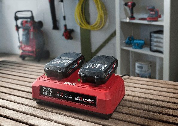 Зарядний пристрій SKIL 3128 AA 20В, 2.4А, двопортовий, 0.9кг