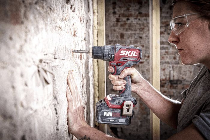 Шурупокрут-дриль ударний акумуляторний SKIL 3075 CA Compact 20В 1х2.5А·год 60Нм 500·180об·хв 0.9кг