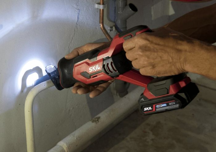 Пила шабельна акумуляторна SKIL 3470 CA пропил 120мм хід 25мм 1.7кг без АКБ та ЗП