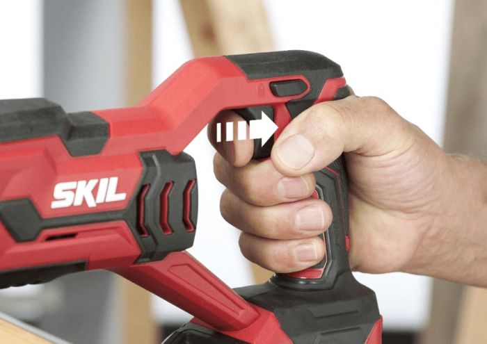 Пила шабельна акумуляторна SKIL 3470 CA пропил 120мм хід 25мм 1.7кг без АКБ та ЗП