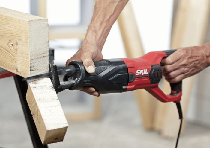 Пила шабельна SKIL 4961 AA 900Вт пропил 200мм хід 29мм 3кг