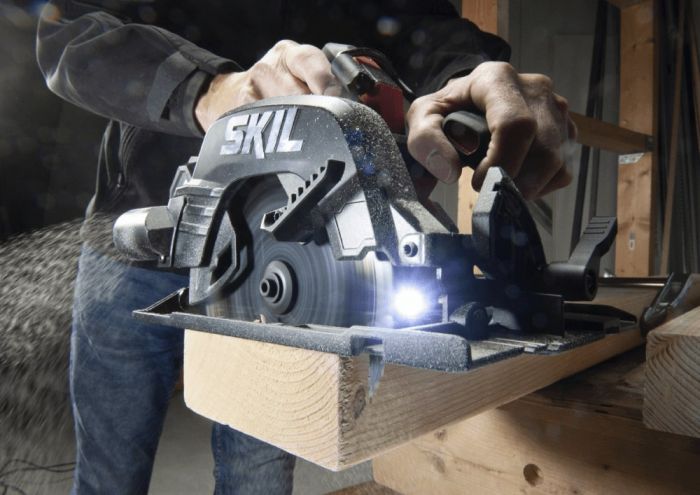 Пила дискова акумуляторна SKIL 3571 CA XP безщіткова 20В 184мм 2.95кг без АКБ та ЗП