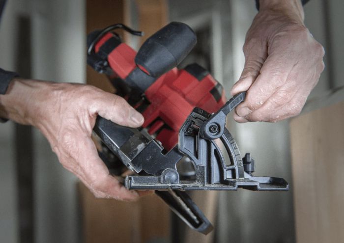 Пила дискова акумуляторна SKIL 3571 CA XP безщіткова 20В 184мм 2.95кг без АКБ та ЗП