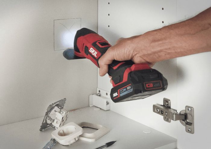 Багатофункціональний інструмент акумуляторний реноватор SKIL 3620 CA 20В 11000-16000об·хв кут коливань 1.8° 1кг без АКБ і ЗУ