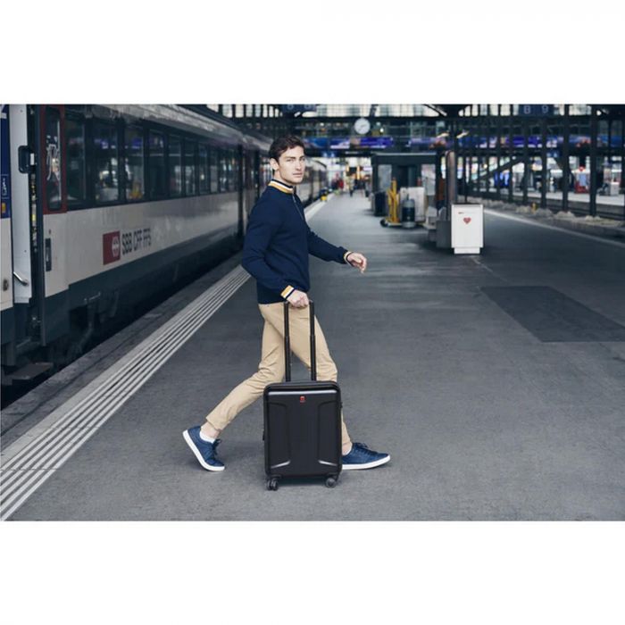 Валіза Wenger, Legacy, мала, пластик, 4 колеса, чорна