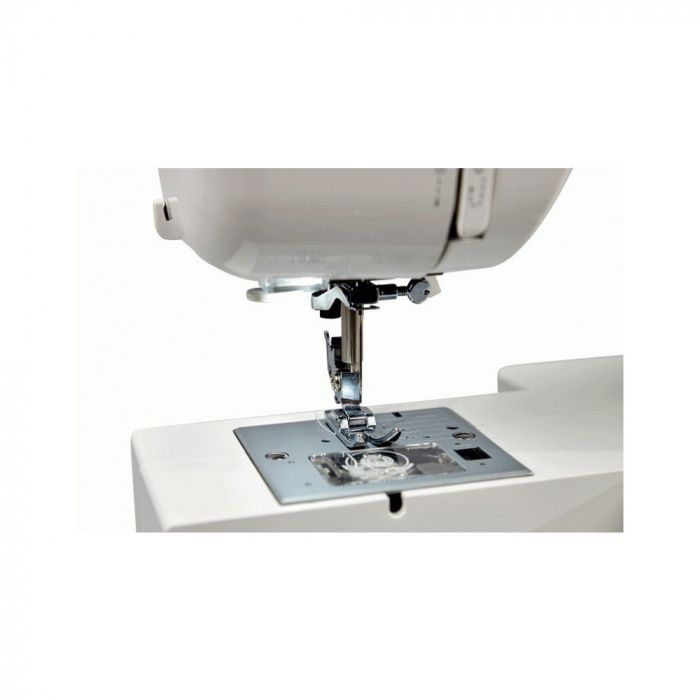 Швейна машина LEADER SILVIA, електромех., 70Вт, 17 шв.оп., петля напівавтомат, з приставним столиком, білий+рожевий