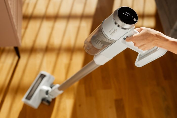 Пилосос Gorenje безпровідний, 130Вт, автон. робота до 60хв, вага-2,7кг, НЕРА, турбощітка, 2насадки, підсвічування, індикатор, білий