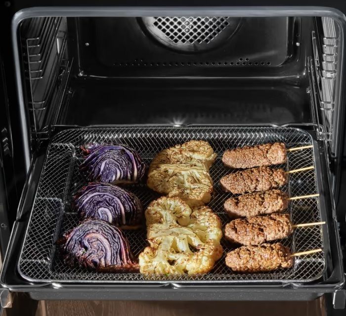 Плита Hansa комбінована, 77л, 60x60см, дисплей, конвекція, чавун, білий