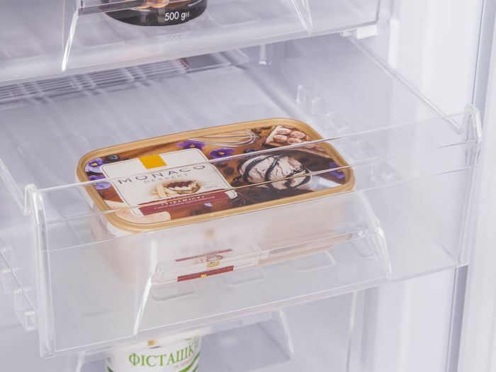 Холодильник Hansa вбудований з нижн. мороз., 177x54x54, xолод.відд.-182л, мороз.відд.-60л, 2дв., А++, ST, білий