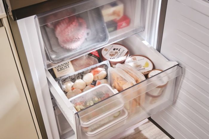 Холодильник Candy з нижн. мороз., 185x66.7х60, холод.відд.-235л, мороз.відд.-120л, 2дв., А++, NF, нерж