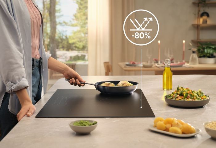 Варильна поверхня Electrolux індукційна, 80см, розширена зона, датчик кипіння, Hob2Hood, чорний матовий