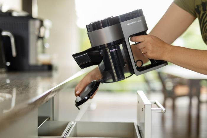 Пилосос Gorenje безпровідний, 132Вт, конт пил -0,5л, автон. робота до 25хв, вага-2,6кг, 2насадки, чорний