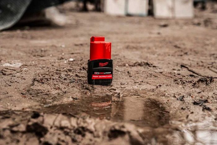 Акумулятор Milwaukee Redlithium M12 12В, 2.5А·год, 0.2кг