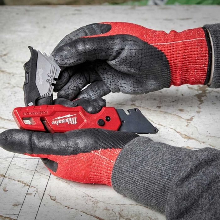 Ніж будівельний трапецевидний складаний Milwaukee Fastback, лезо 18мм, корпус комбінований, і зберіганням лез