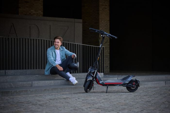 Електросамокат Segway-Ninebot ZT3 PRO E, чорний