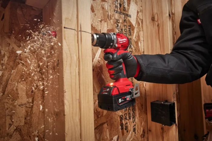 Шурупокрут-дриль акумуляторний Milwaukee M18 BLPDRC-502C 18В 2х5А·год М12-М18 60Нм 0·1700об·хв 1.5кг
