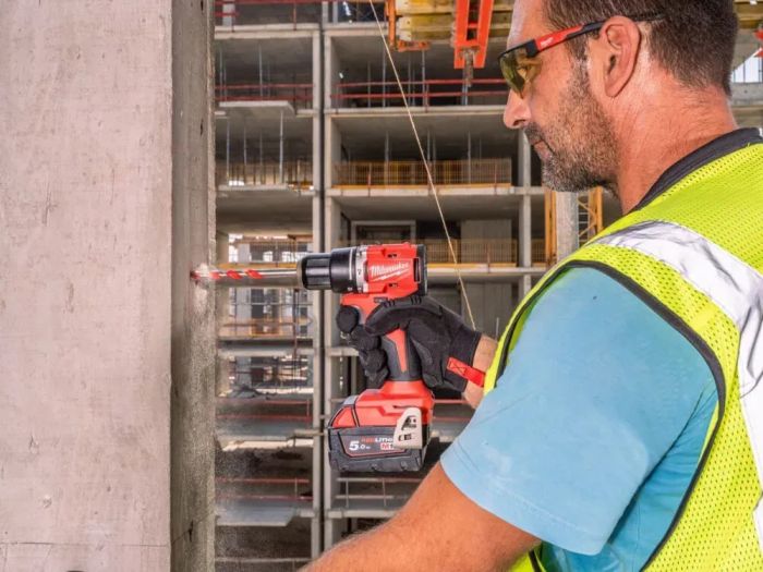 Шурупокрут-дриль акумуляторний Milwaukee M18 BLPDRC-502C 18В 2х5А·год М12-М18 60Нм 0·1700об·хв 1.5кг