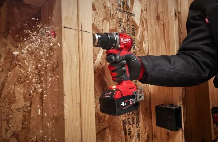 Шурупокрут-дриль акумуляторний Milwaukee M18 BLDDRC-402C 18В 2х4А·год 60Нм 550·1700об·хв ЗП M12-18C кейс 1.5кг