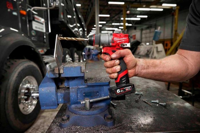 Шурупокрут-дриль акумуляторний Milwaukee M12 FPD2-402X 12В 2х4А·год 45Нм 450·1550об·хв ЗП M12 кейс 1.4кг