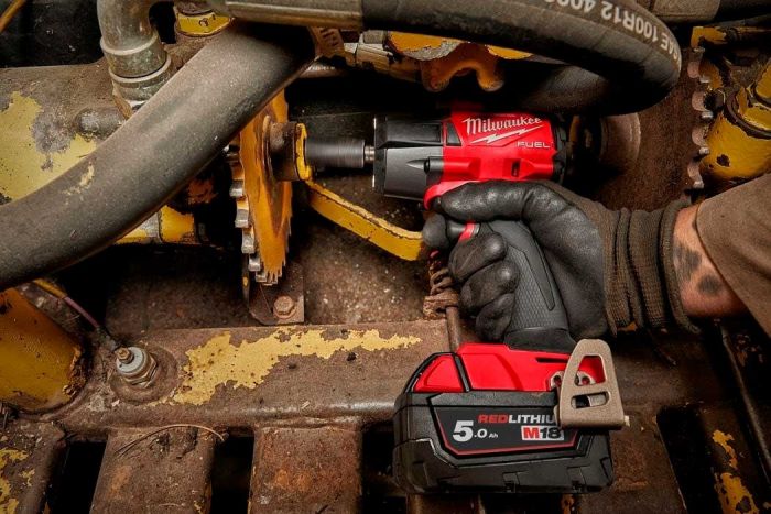 Гайковерт ударний акумуляторний Milwaukee M18 FMTIW2F12-502X 18В АКБ 2х5А·год 0-2575об·хв 881Нм 1/2" ЗП M12-18FC кейс 6.28кг