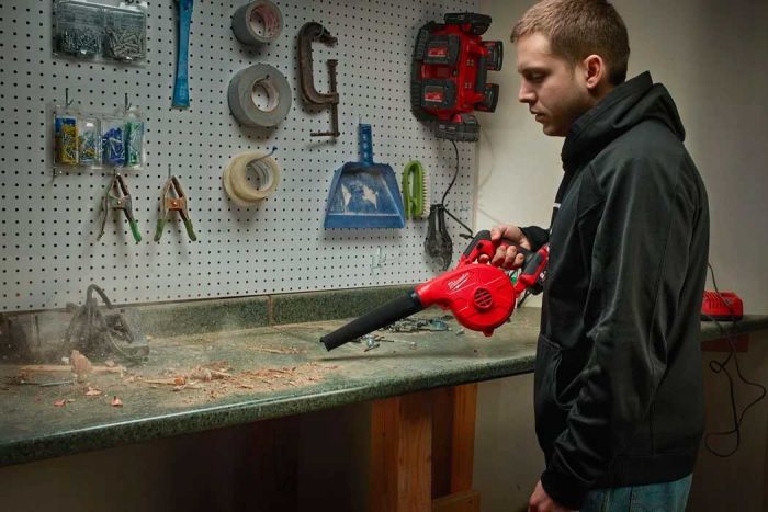 Повітродув садовий акумуляторний Milwaukee М18 BBL-0 18В 257км/год 1.2кг без АКБ і ЗП