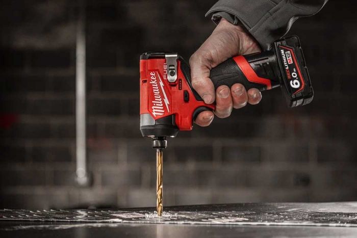 Гвинтоверт ударний акумуляторний Milwaukee M12 FID2-0 12В 3600об·хв 170Нм 1/4" 1.09кг без АКБ та ЗП