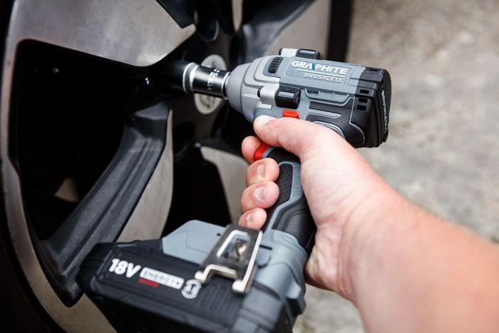 Гайковерт ударний GRAPHITE Energy+ 18В безщітковий 2600об·хв 330Нм 1/2" 0.9кг без АКБ та ЗП