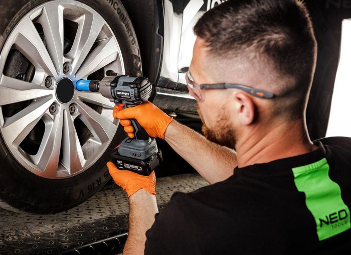 Гайковерт ударний GRAPHITE Energy+ 18В безщітковий 2600об·хв 450Нм 1/2" 3 швидкості 1.24кг без АКБ та ЗП