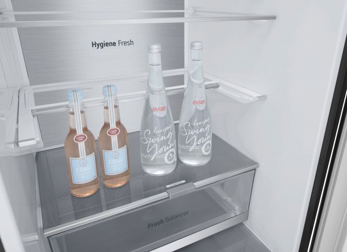 Холодильник LG з нижн. мороз., 203x60х68, холод.відд.-277л, мороз.відд.-110л, 2дв., А++, NF, інв., диспл зовн., Metal Fresh, чорний