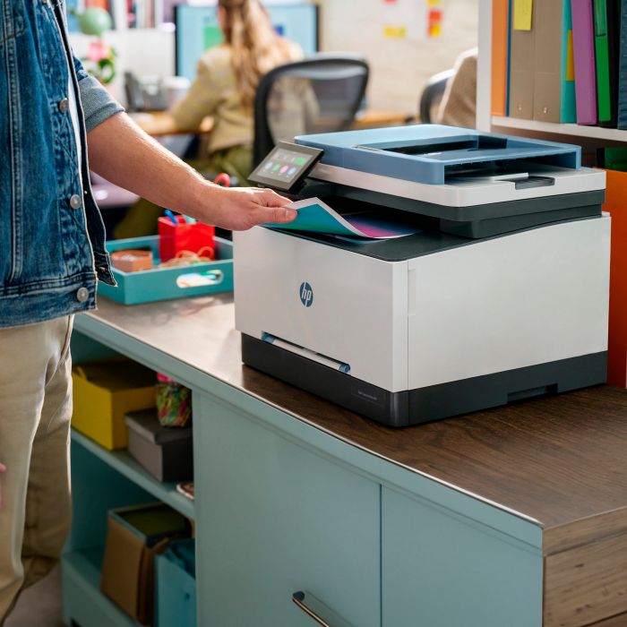 Багатофункціональний пристрій А4 кол. HP Color LaserJet Pro MFP 3303fdn