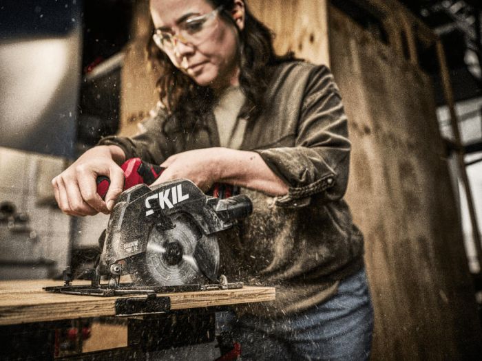 Пила дискова акумуляторна SKIL 3551 CA 20В безщіткова 165х16мм 2.4кг без АКБ та ЗП