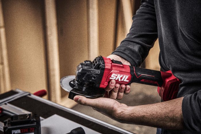 Шліфмашина кутова акумуляторна SKIL 3923 CA 125мм 20В безщіткова 10000об·хв плав. пуск 1.63кг без АКБ та ЗП