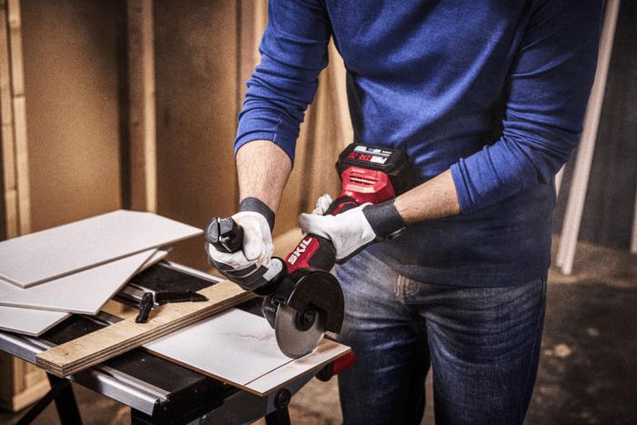 Шліфмашина кутова акумуляторна SKIL 3923 CA 125мм 20В безщіткова 10000об·хв плав. пуск 1.63кг без АКБ та ЗП