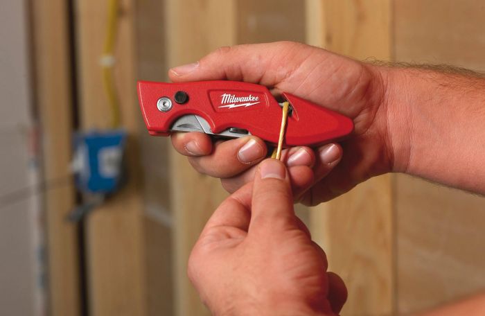 Ніж будівельний трапецевидний складаний Milwaukee Fastback, лезо 18мм, корпус комбінований