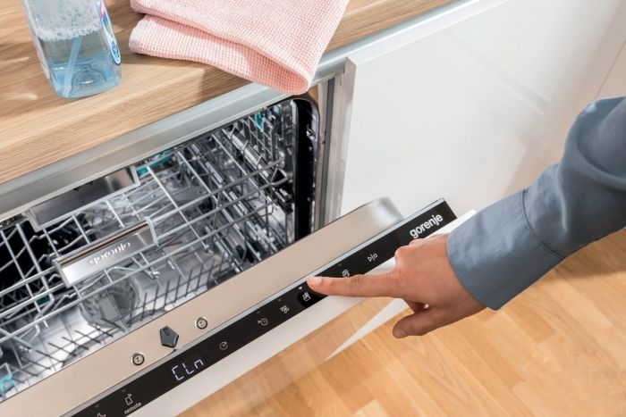 Посудомийна машина Gorenje, 16компл., A+++, 60см, дисплей, 3 кошика, AquaStop, сірий