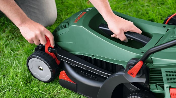 Газонокосарка мережева Bosch UniversalRotak 34-405 1300Вт 34см 40л 27-50мм 11кг