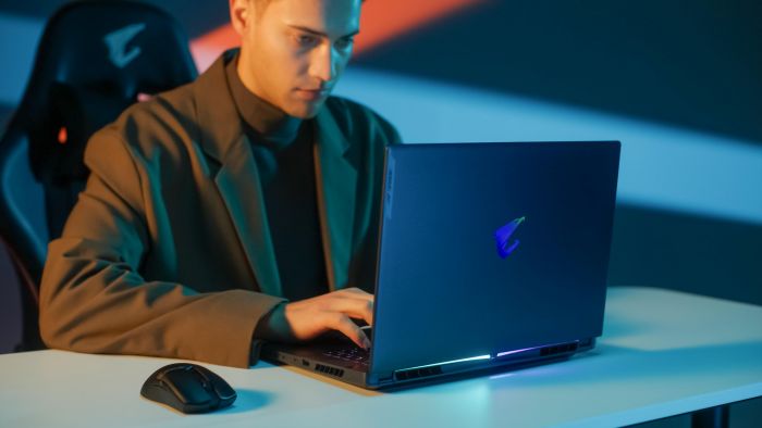 Ноутбук AORUS 16X 16.0 QHD 165Hz, Intel i7-13650HX, 16GB, F1TB, NVD4070-8, W11, чорний