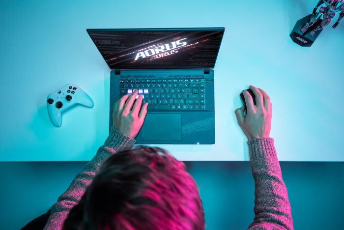 Ноутбук AORUS 16X 16.0 QHD 165Hz, Intel i7-13650HX, 16GB, F1TB, NVD4070-8, W11, чорний