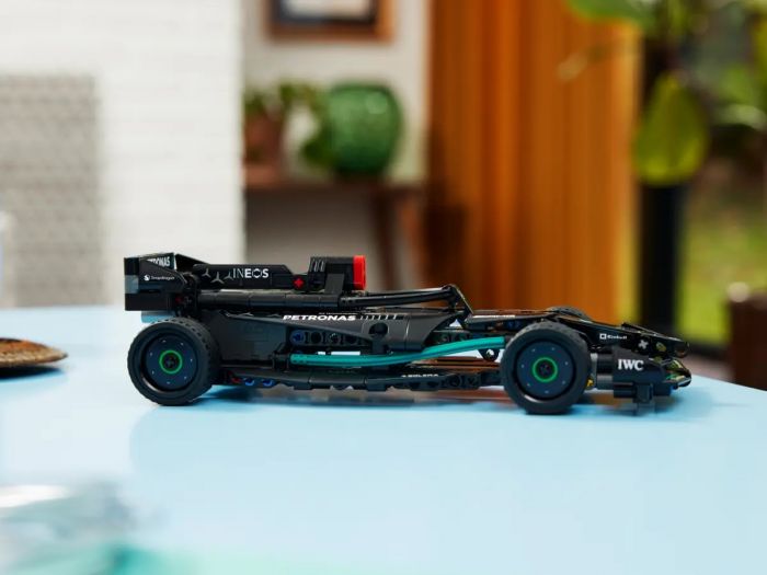 Конструктор LEGO TECHNIC Mercedes-AMG F1 W14 E Performance Pull-Back