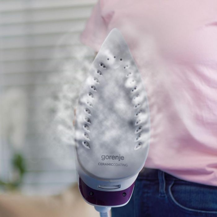 Праска-парогенератор Gorenje, 2800Вт, 1700мл, паровий удар -140гр, мех.упр., керам. підошва, бордовий